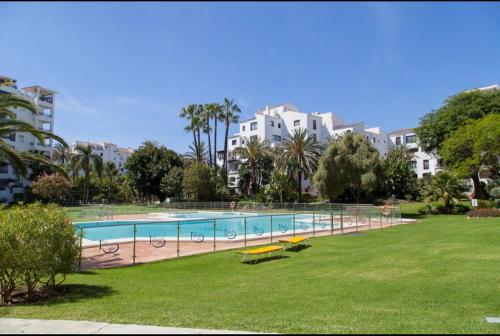 PUERTO BANUS !!! Piscine et Plage à proximité