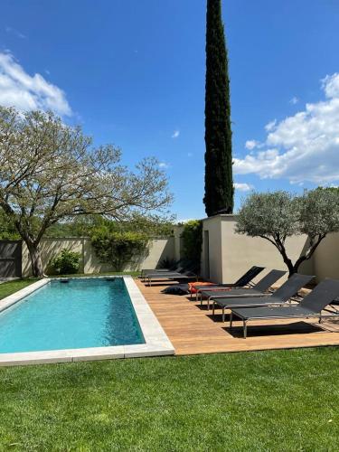 Fotografia z galérie ubytovania Villa Moderne au calme avec piscine privée pour 6 personnes v destinácii Brignon