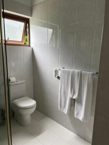 Bilik mandi di Kanasuk Self catering Apartments