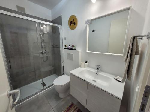 Kúpeľňa v ubytovaní Rosato Sea View Apartment