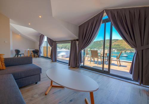Гостиная зона в Bliss Loft