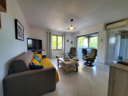 Port FREJUS 3 Pieces climatise 80m2 Proche de tout