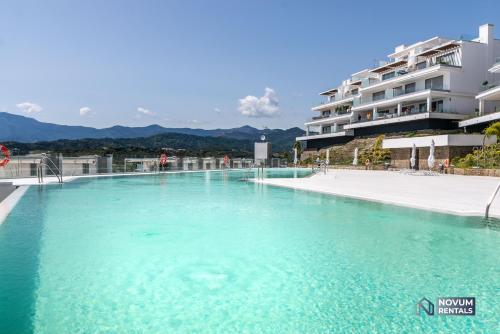 Newly Built 3-BDRM Luxury Apt w/ Stunning Sea Views