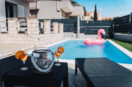 Bazén v ubytovaní Mar-ta Holiday Home alebo v jeho blízkosti