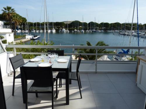 Sol-y-Days Darse, Superbe appartement de type Marina avec belle terrasse vue port de plaisance
