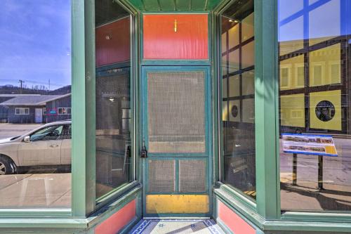Gambar di galeri bagi Walk to River Unique Studio in Renovated Bar! di Ferryville