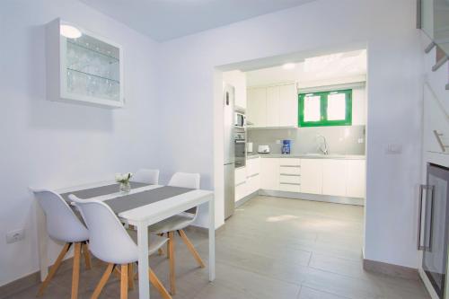 Bungalow Parque Gaviota 4 by Homestaygrancanaria