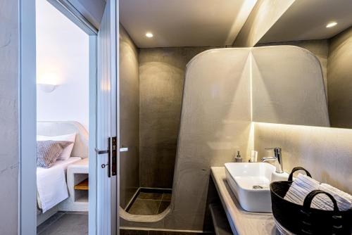 Un baño de Agia Irini