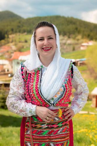 a woman dressed in a dress and veil at вила Здравец in Yagodina