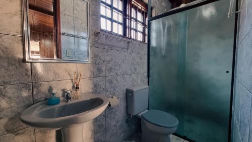 Koupelna v ubytování Piscina Aquecida , SPA, Bilhar, Ar Cond, Wi-Fi