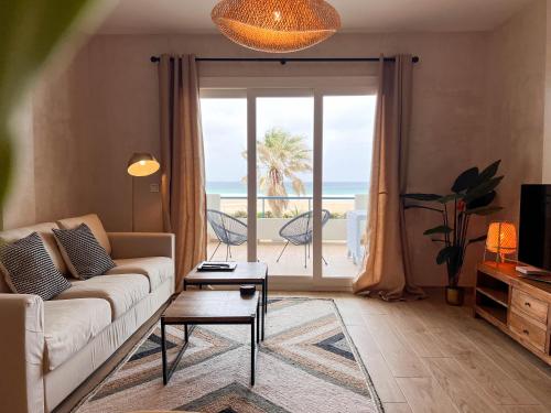 Tarifa Cozy House - Beachfront, Stylish Deco