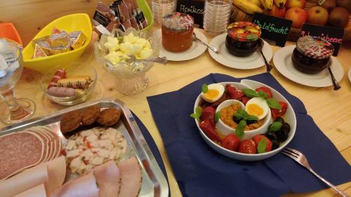 Jídlo v penzionu nebo okolí