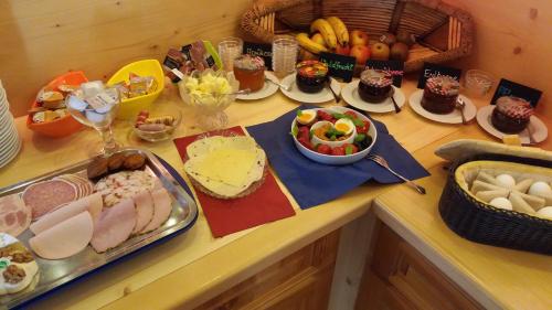 Jídlo v penzionu nebo okolí