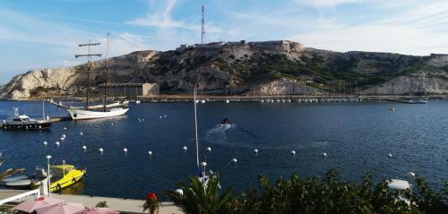 Fotografia z galérie ubytovania Les pieds dans l'eau sur l'Ile du Frioul v destinácii Marseille