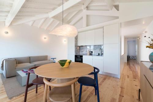 Boavista Penthouse w/ 2 Balconies & AC by LovelyStay