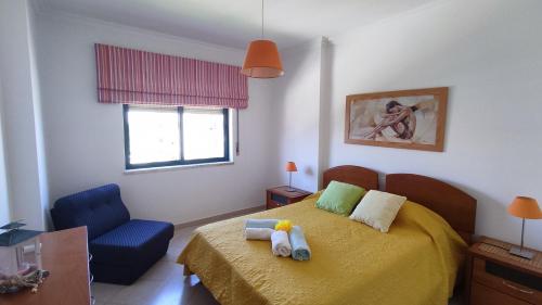 Ein Bett oder Betten in einem Zimmer der Unterkunft 5 I Marenostrum - Casas & Papeis