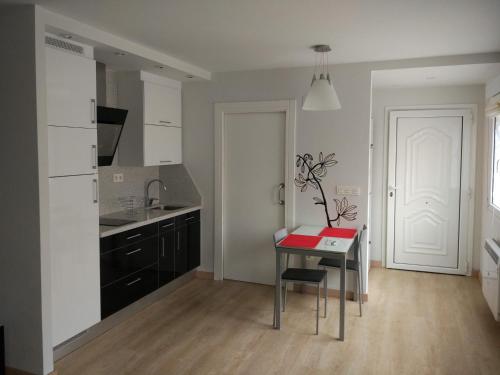 Η κουζίνα ή μικρή κουζίνα στο Bonito Loft en Ermua. Cómodo y funcional.