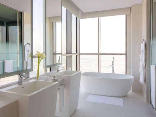 SLS Dubai Hotel & Residences Image
