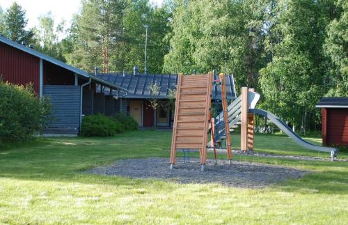 Rakennus, jossa lomakylä sijaitsee