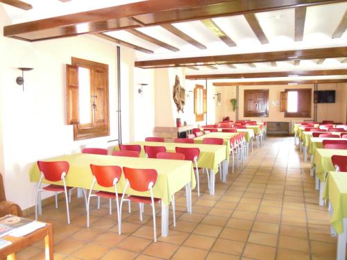 En restaurang eller annat matställe på Albergue Albarracín