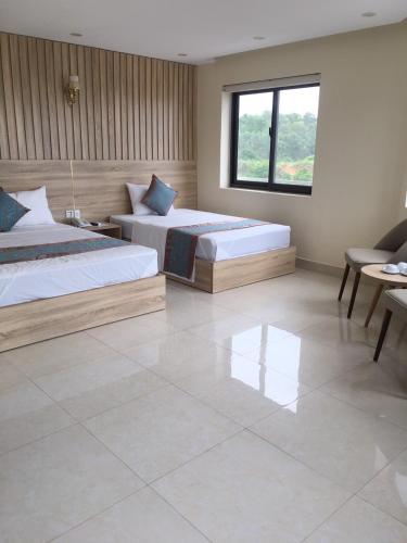 Gallery image of HANZ Ngan Giang Hotel in Ha Long