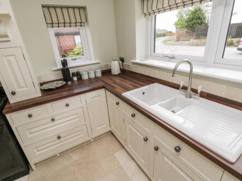 A bathroom at Wyvill House