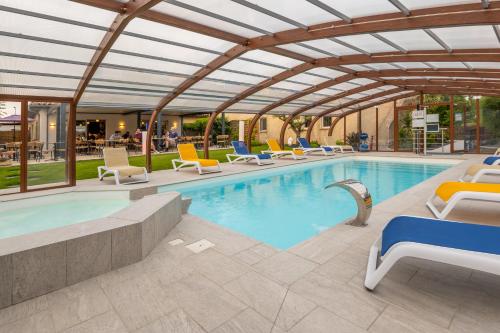 Gallery image of Hôtel Restaurant Le Clos Fleuri in Castelnaudary