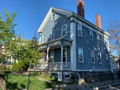 Beautiful Victorian house, Room in Brockton