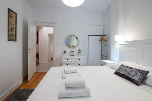 Ikos central spacious apartment