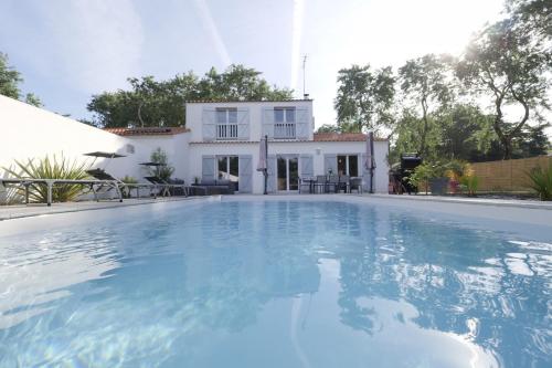 Villa avec piscine pour 8