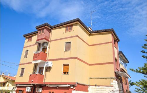 Stunning apartment in Ricadi with WiFi and 2 Bedrooms