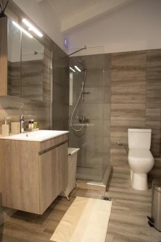 Koupelna v ubytování Luxury Studios Kallithea by Corfuescapes