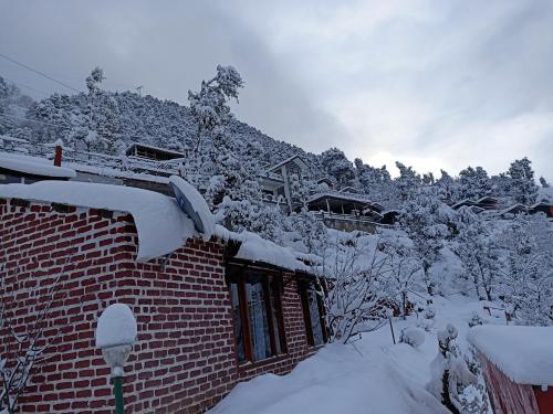 The Hillans Resort & Cottages v zimě