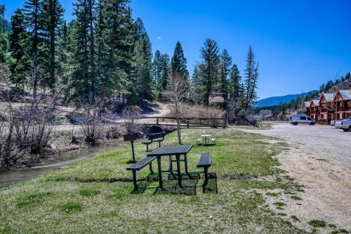 Creekside Serenade – Photos 3