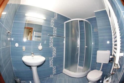 Ένα μπάνιο στο Casa dintre Vii