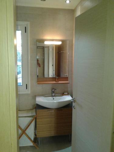 Un baño de Avia Holiday Homes
