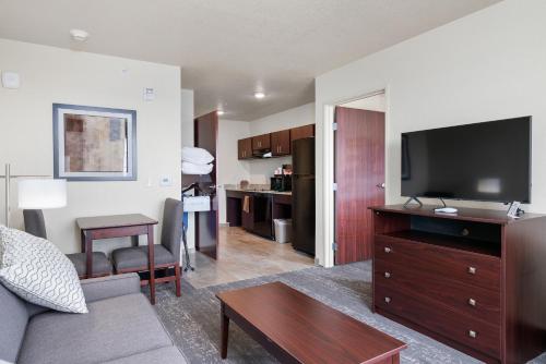Kuchyň nebo kuchyňský kout v ubytování Cobblestone Inn & Suites - Yuma