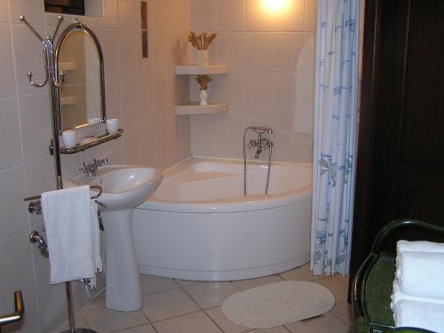 A bathroom at Hajdu Apartman 1.