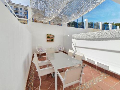 Apartamento con parking con piscina junto a la playa