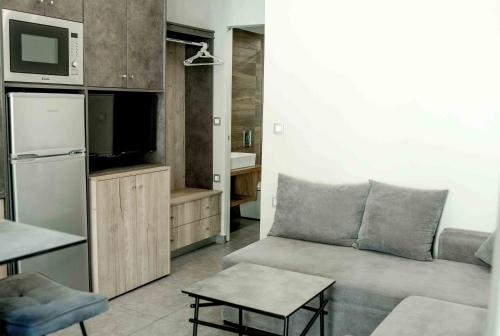 Makis Suite in the city