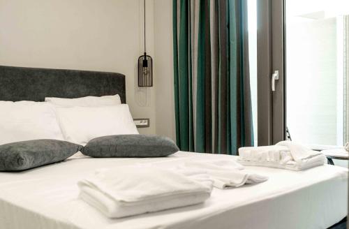 Makis Suite in the city