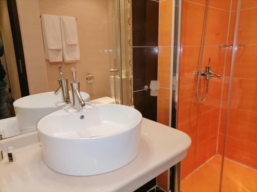 Ένα μπάνιο στο Bendita Mare Apartment