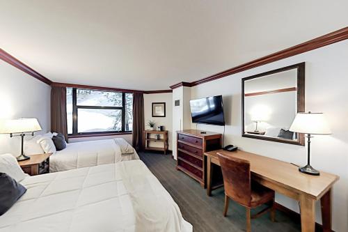 Gallery image of Resort at Squaw Creek's 317 & 319 in Olympic Valley