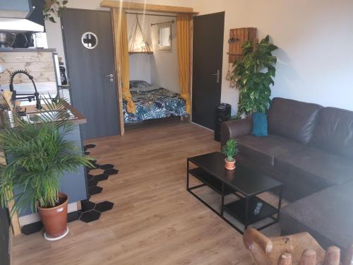 Posedenie v ubytovaní Appartement L'escale, plage à 30m.