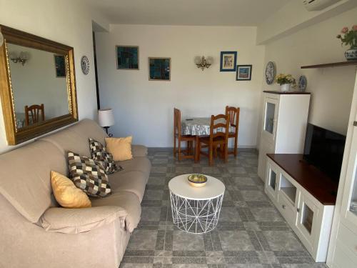 Cozy apartment with first line seaview in perfect location, near the Marina