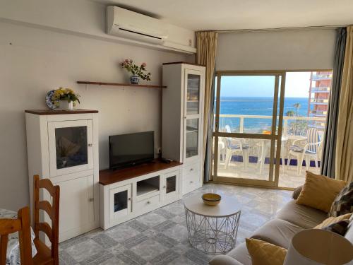 Cozy apartment with first line seaview in perfect location, near the Marina