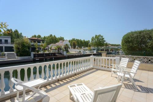 Casa Fluvia