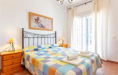 מיטה או מיטות בחדר ב-Gorgeous Apartment In Alcaucn With Kitchen
