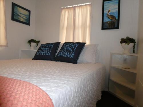 Imagen de la galería de LIV Resort: Clam Circle with Private Jacuzzi (Pet Friendly), en Port Isabel