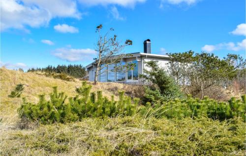 Κήπος έξω από το 3 Bedroom Lovely Home In Sirevåg